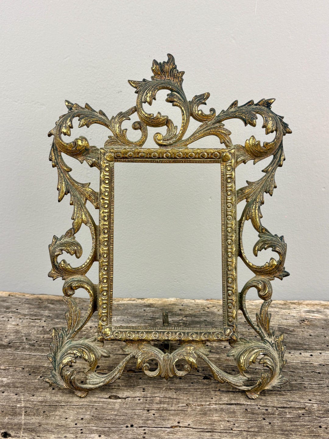 aeteraltd's tweet card. This Picture Frames item is sold by AeteraBoxOfTreasures. Ships from Bulgaria. Listed on Oct 30, 2025