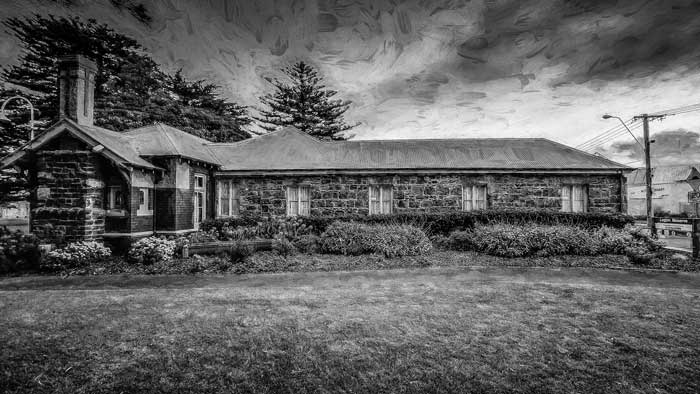 TrippyLifeBlog's tweet card. Discover Melbourne ghost tours, explore haunted laneways, eerie tales, and supernatural thrills in the city, Williamstown, Altona, Werribee, and more