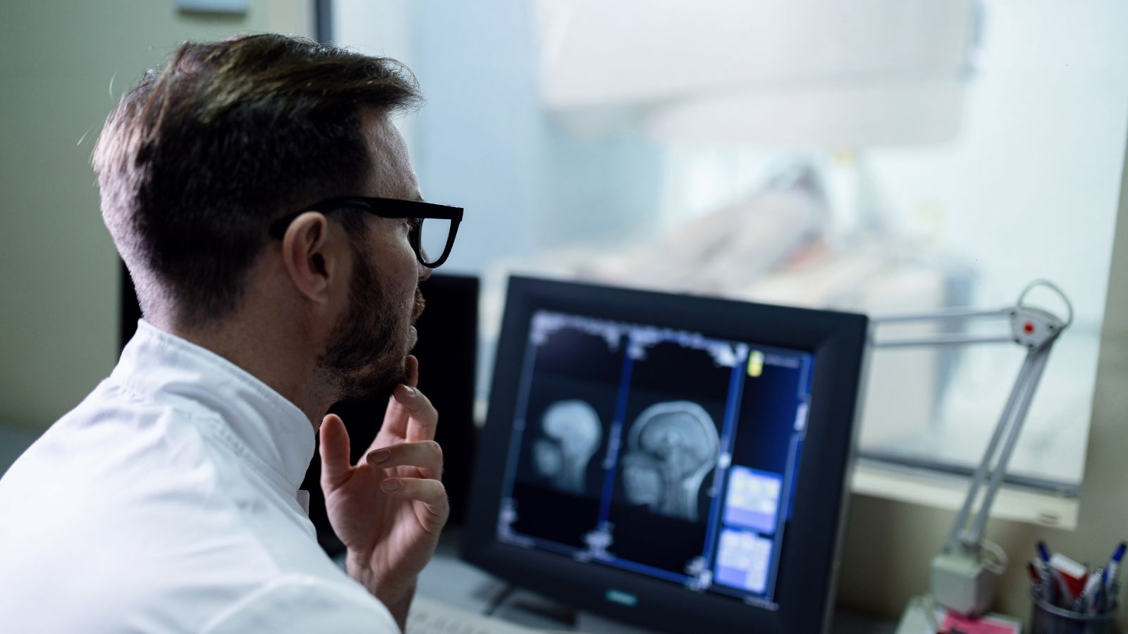 ExpressTechie's tweet card. The Lancet study warns that routine AI use in colonoscopies could erode doctors’ diagnostic skills by as much as 20 per cent.