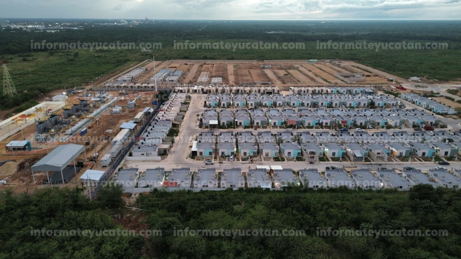 INFORMATYUC's tweet card. Reubicarán a familias de Gran Calzada que colindan con el booster de gas natural de Mayakán. Mérida, Yucatán a 13 de noviembre de 2025 (InformaTe Yucatán).- Decenas de familias deberán dejar sus...
