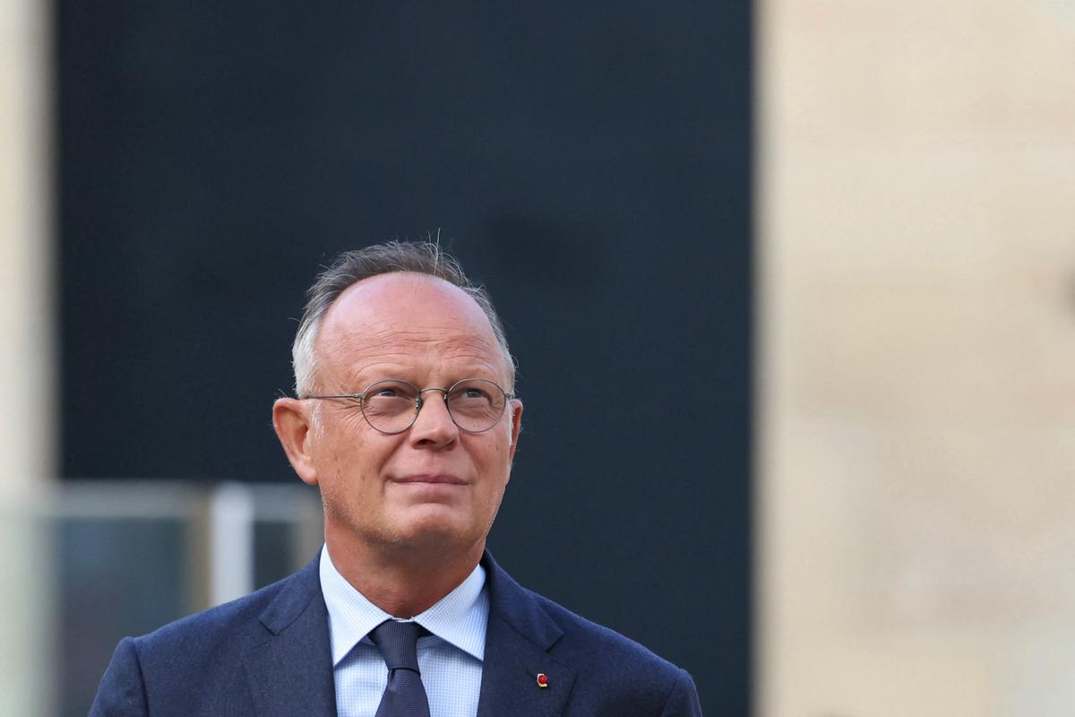 matthieuaron's tweet card. L’ancien Premier ministre propose de baisser de 50 milliards d’euros les aides aux entreprises dont les montants faramineux alimentent le débat politique depuis la rentrée. Leur remise en cause...