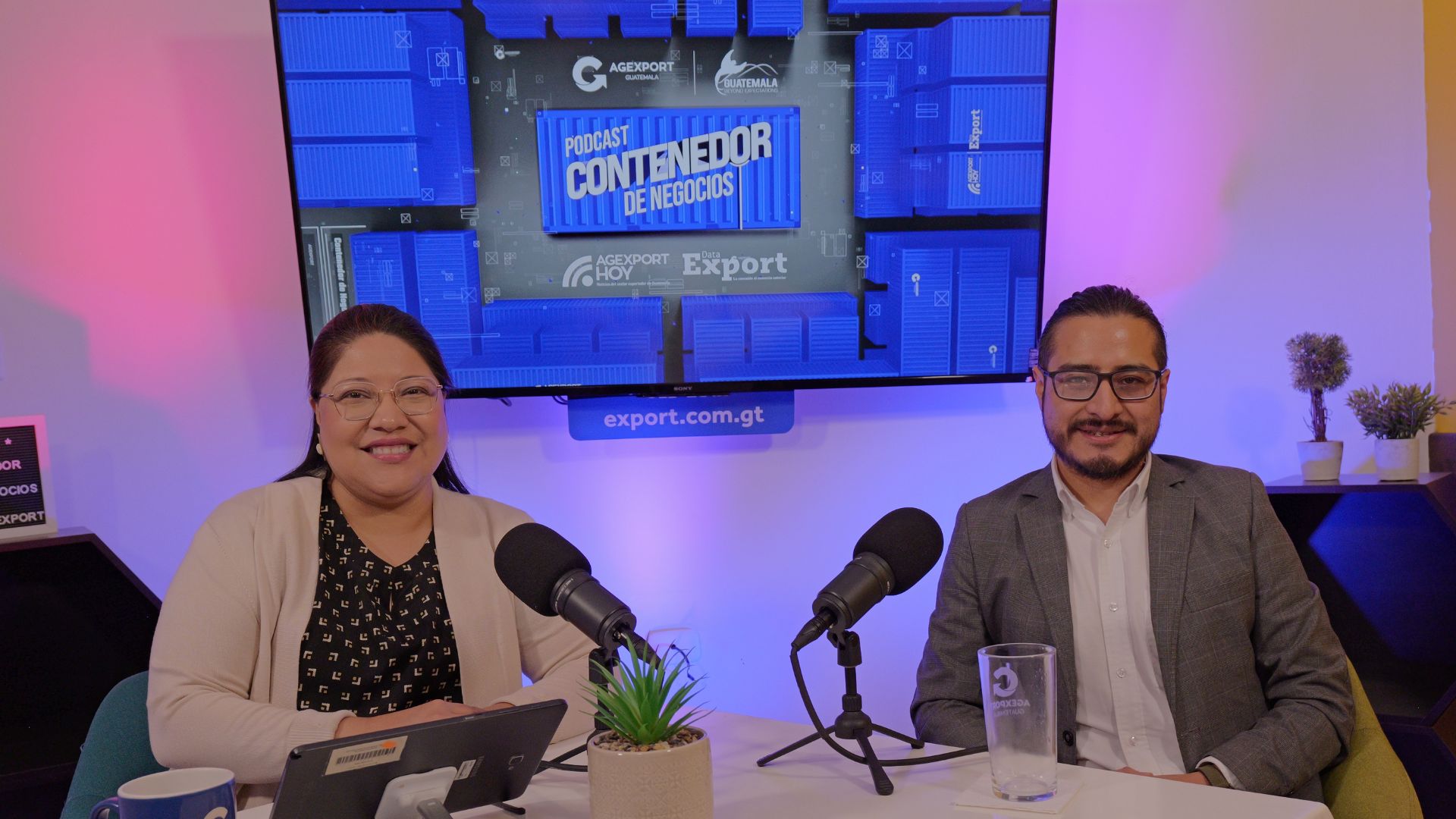 AGEXPORTGT's tweet card. Podcast | La inteligencia artificial está redefiniendo la forma en que las empresas gestionan sus finanzas y toman decisiones estratégicas. En