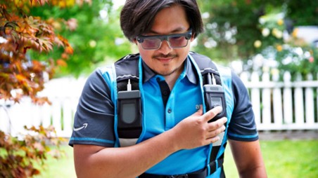 RetailOptimiser's tweet card. Amazon is testing smart delivery glasses for its drivers designed to enhance the tracking and efficiency of its delivery operations.