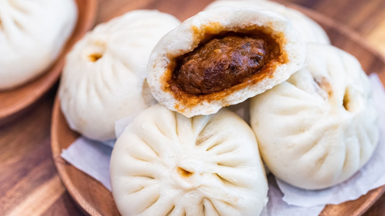 maxui's tweet card. How to Make Perfect Steamed Bao Buns (Chicken Baozi Recipe)