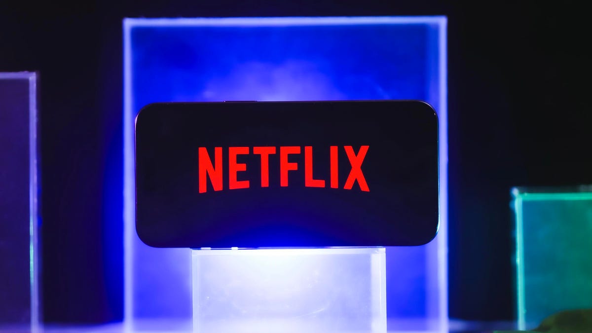 GetWhyFly's tweet card. Handy Netflix features for your streaming toolkit.