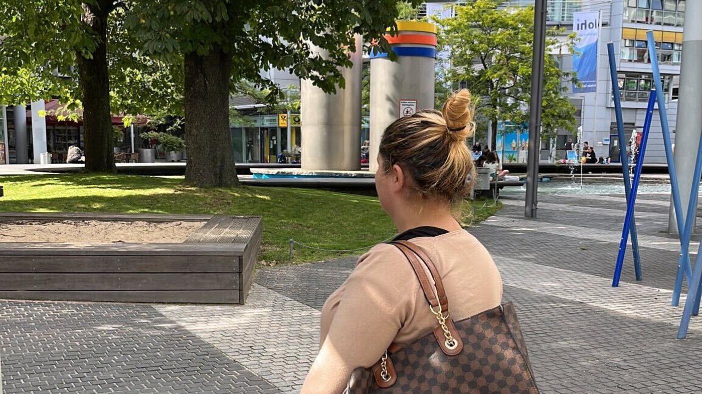 glr_berlin's tweet card. Im brandenburgischen Lieberose wird eine bosnische Familie so massiv von Neonazis bedroht, dass sie nach vier Tagen zurück nach Berlin zieht. Die Polizei ermittelt in mehreren Fällen.