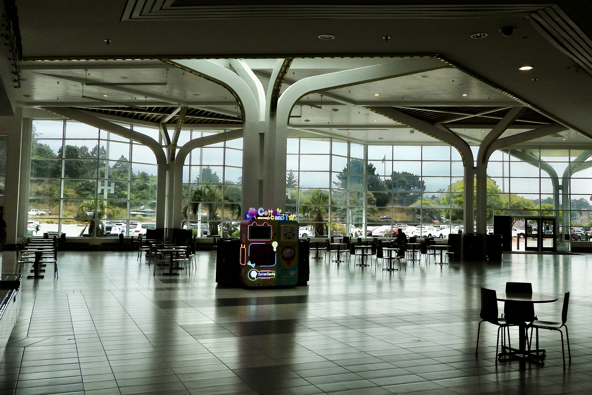 websnacker's tweet card. Bayshore Mall isn't dead yet, but walking its halls feels like stepping into a tomb.