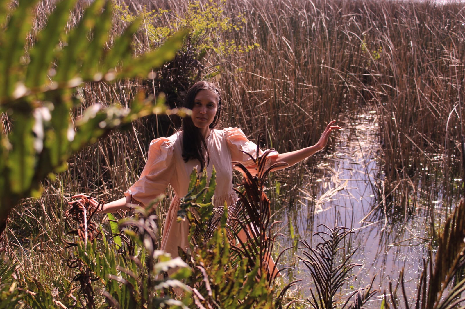 SelloCasaRobot's tweet card. La artista engloba la ambición propia de un LP en su asombroso segundo cortaduración.