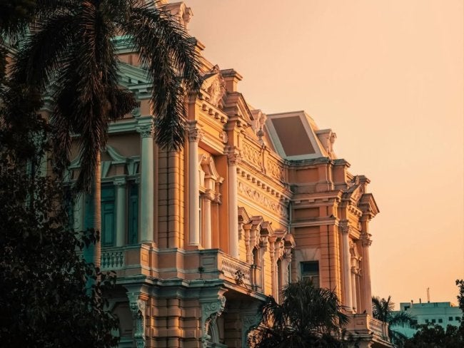 RSVP_Excelsior's tweet card. Una casona con más de 500 años de historia en el mero mero corazón del centro de Mérida.