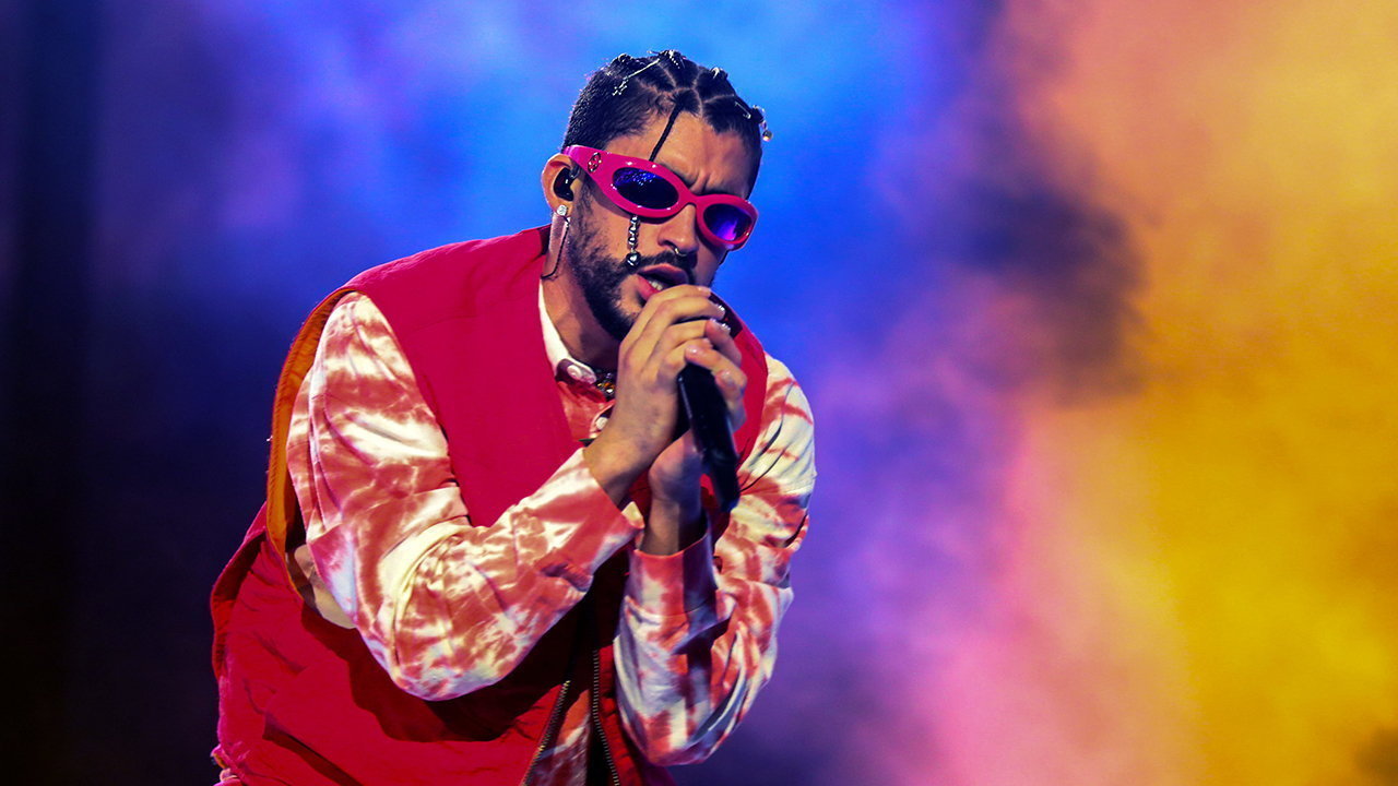 rebsdg's tweet card. On Spotify and Netflix Spanish seems to be taking over the world