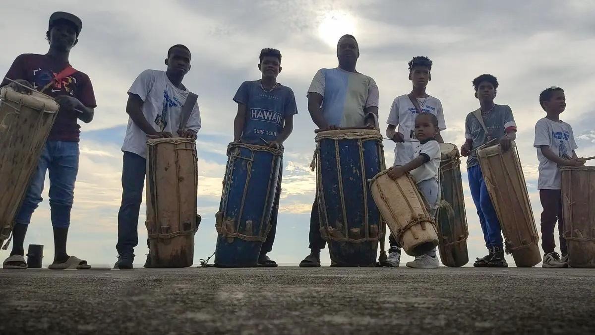ProgIntl_ES's tweet card. Afrovenezolanxs conversan sobre sincretismo, resistencia anticolonial y organización comunitaria en el margen sur del Lago de Maracaibo.