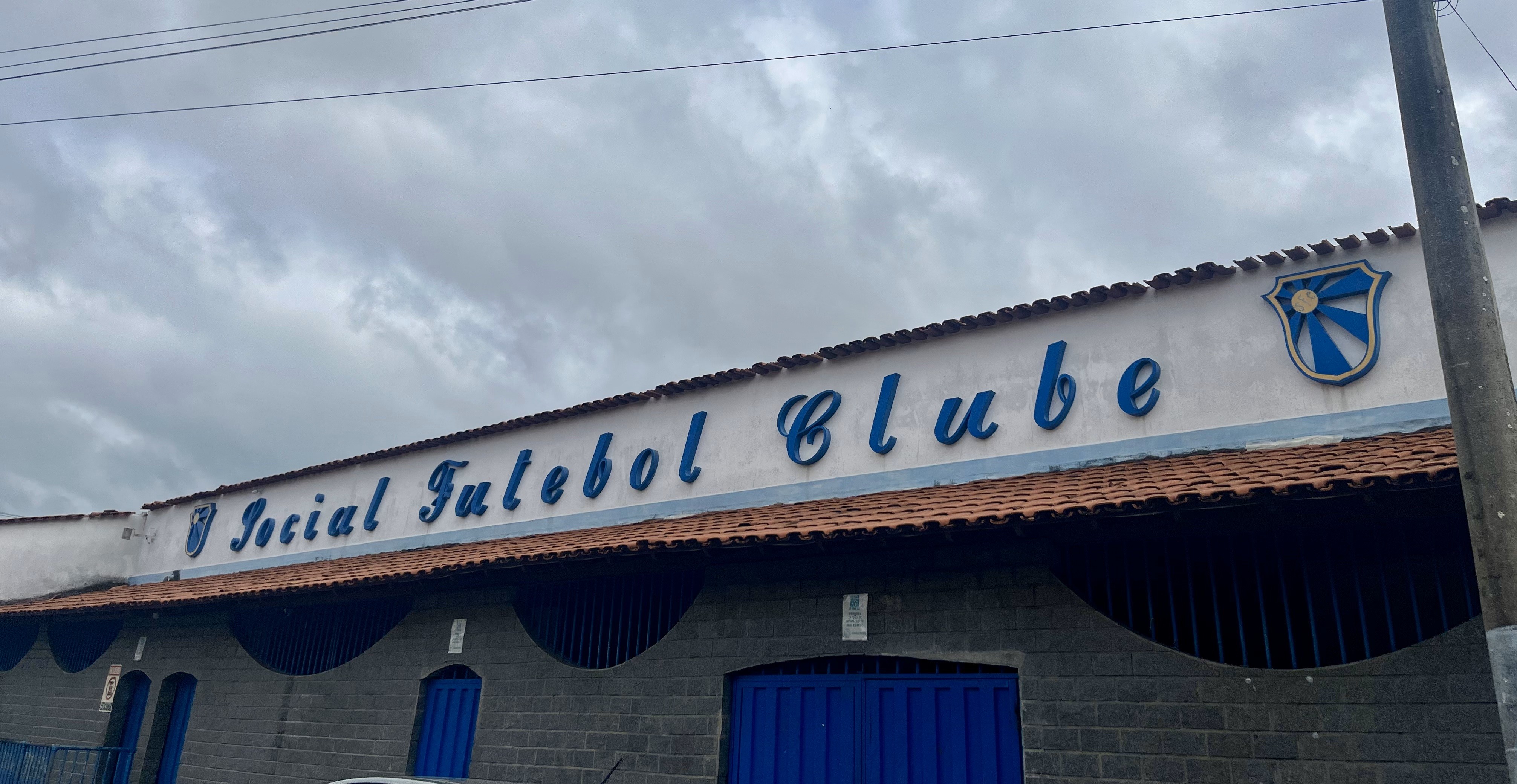 RRemanuelle's tweet card. ge vai a São João del-Rei visitar instalações do Social Futebol Clube e conhecer pessoas que participaram da formação do atacante tricolor; veja vídeo e fotos