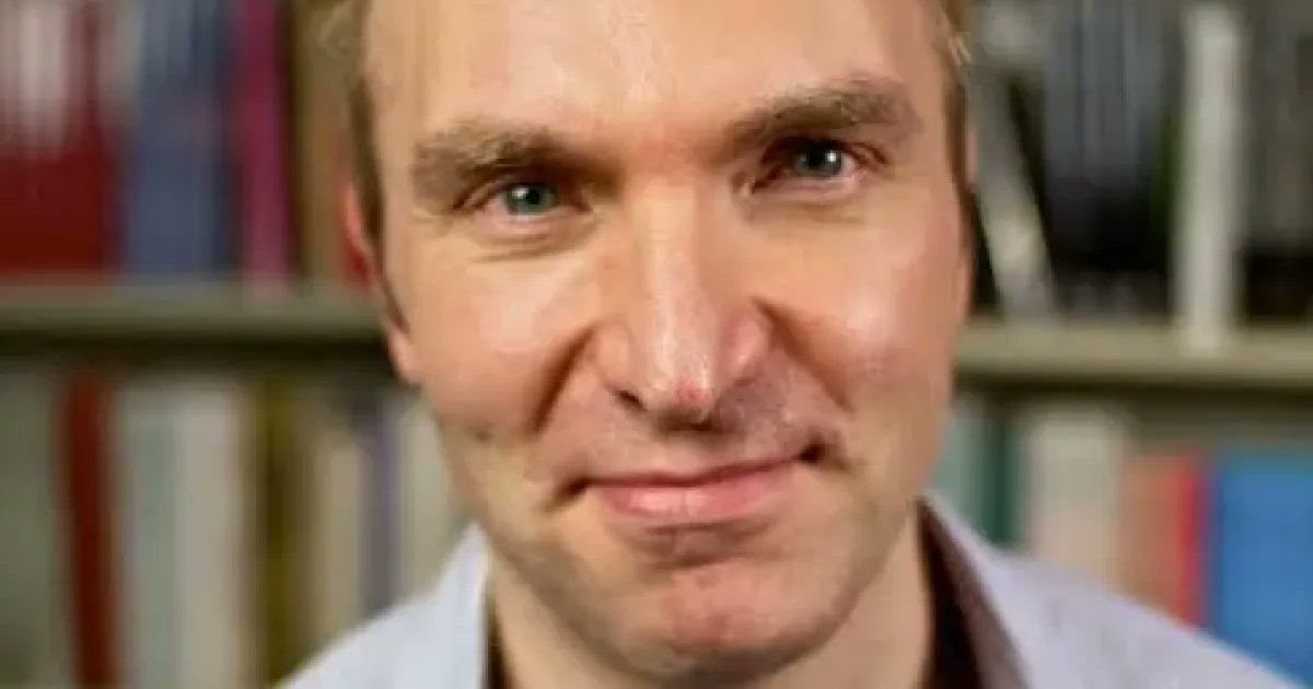 PeterBoettke's tweet card. Foucault and Hayek: On Freedom and Oppression