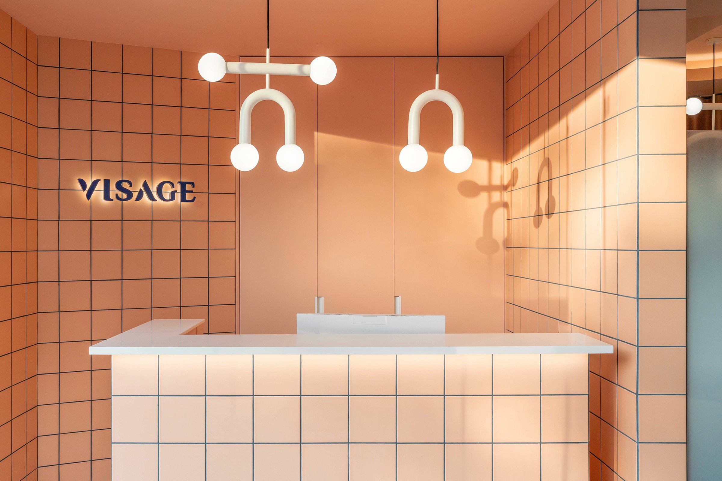 urdesignmag's tweet card. Discover the Visage Clinic interior design in Spain, a 'Fresh Clinic' concept by Vitale estudio. This project redefines healthcare experience with a serene, feminine aesthetic, spatial fluidity, and...