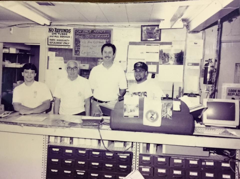 Techwow's tweet card. I was a teenager when the Internet started making its way into people’s lives. Back in the nineties, I was babysitting for a family and saw this thing called AOL.