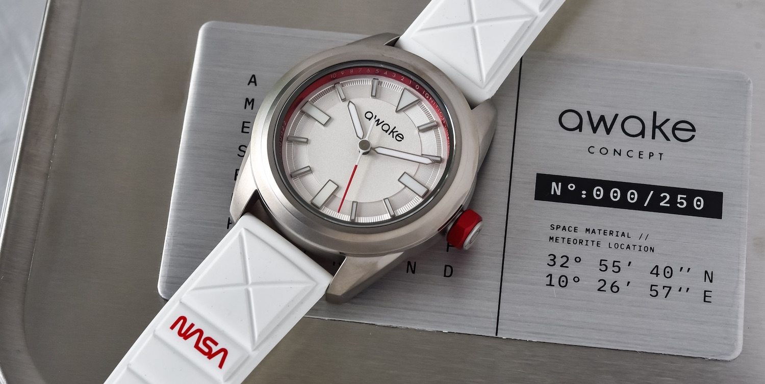 w3sh's tweet card. Les copains de AWAKE ont sorti la semaine dernière leur collab avec la NASA (ça fait drôle d’écrire ça !) et les 250 exemplaires en pré-commande sont tous déjà réservés ! Cela dit, c’est pas une...