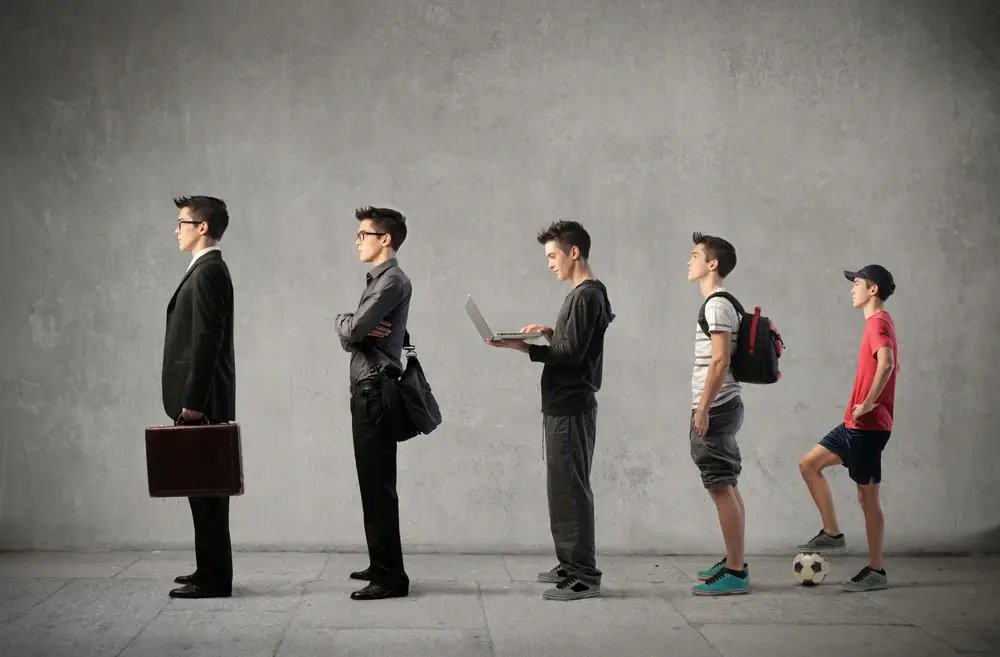 DanielleLargier's tweet card. Les étudiants, futurs talents, ont des idées bien arrêtées sur le monde du travail. Entre inquiétude et motivation, comment le voient-ils ?