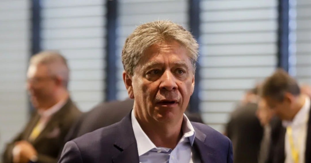 BruceMacMaster's tweet card. Bruce Mac Master, presidente de la Andi, señaló que la respuesta por parte de Zhu Jingyang no es bienintencionada y que su trasfondo está en beneficio propio