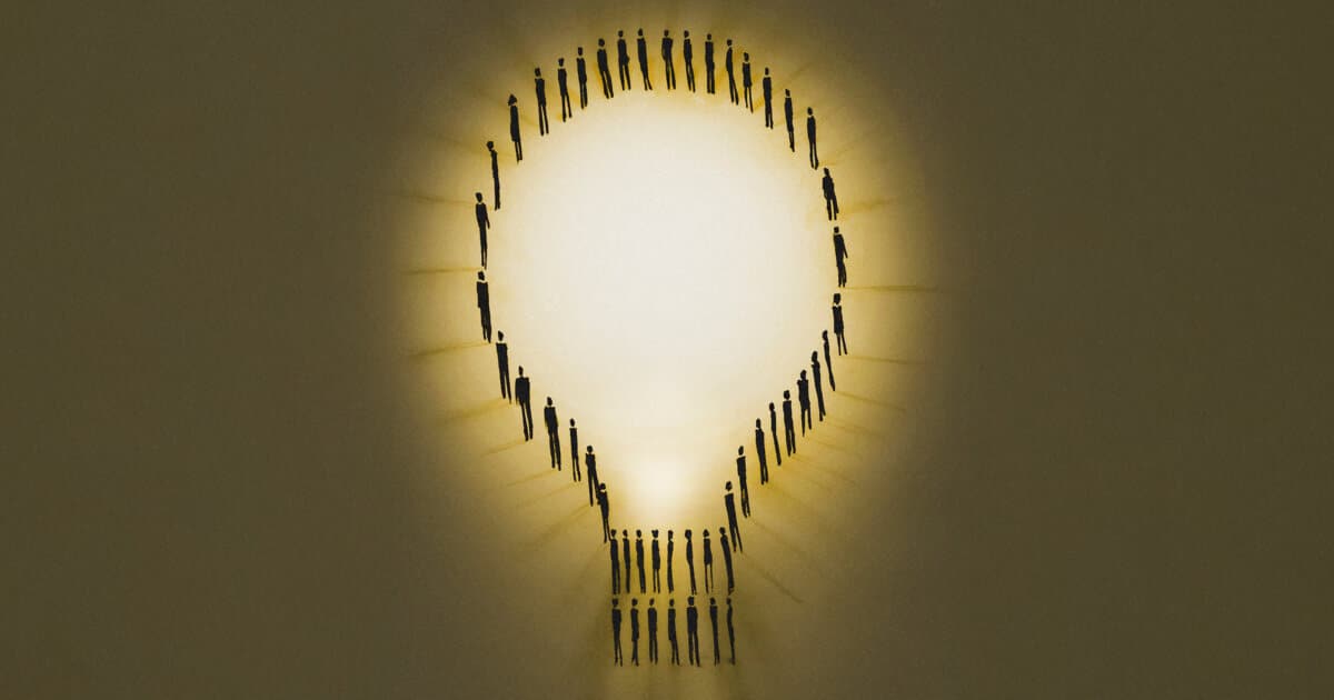 CrowdWeek's tweet card. Guiding crowds with tailored instructions boosts innovation in tackling complex problems through crowdsourcing.