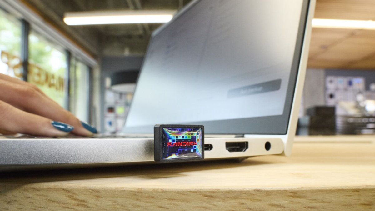 R4yt3d's tweet card. The world’s smallest 1TB USB flash drive is here