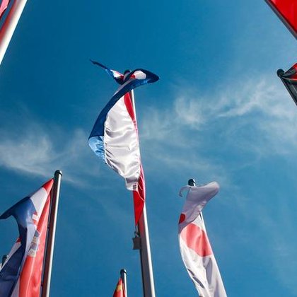 Tweet card summary image