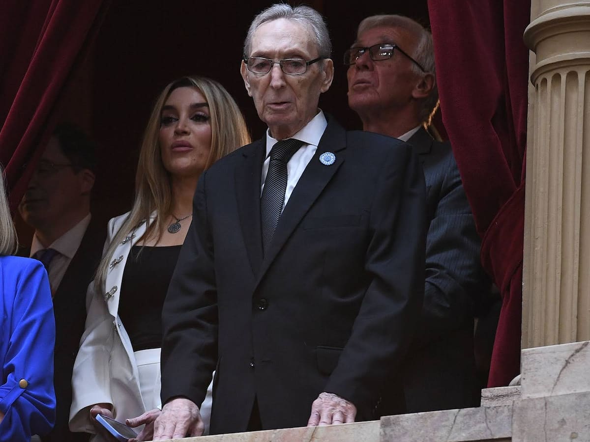 halconada's tweet card. Documentación oficial detalla que el Estado nacional entregó el equivalente US$33 millones a las empresas de colectivos de Norberto Milei entre 2003 y 2007