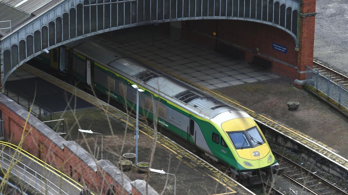 irishexaminer's tweet card. Work on line between Glounthaune and Midleton will impact evening services on the Cork to Midleton route over next 18 months, Iarnród Éireann said