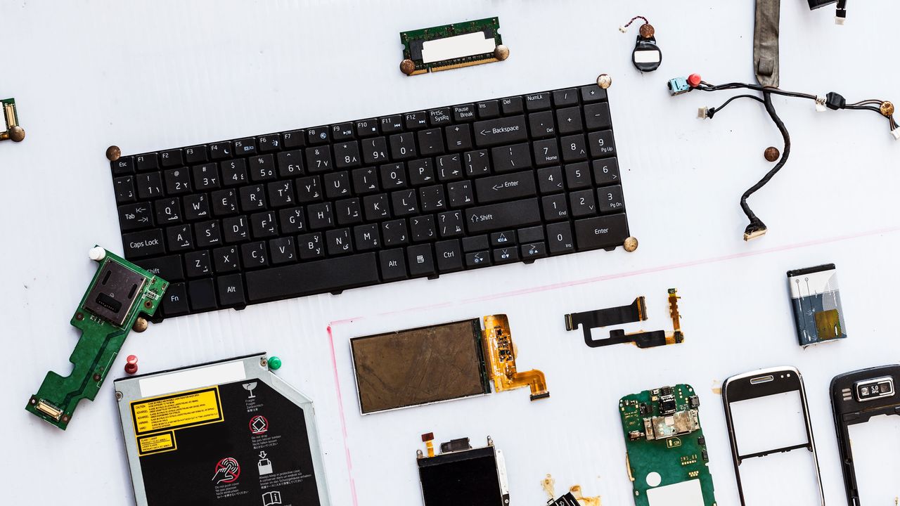 NewYorker's tweet card. Why we’re so tired of optimizing our work lives, and what we should do about it.