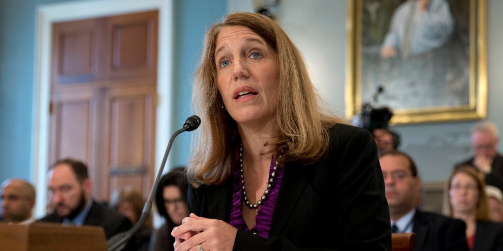 ProMEDhcf's tweet card. The Obama administration has set modest expectations for coming sign-up season. The biggest worries: rising premiums and dwindling choices.