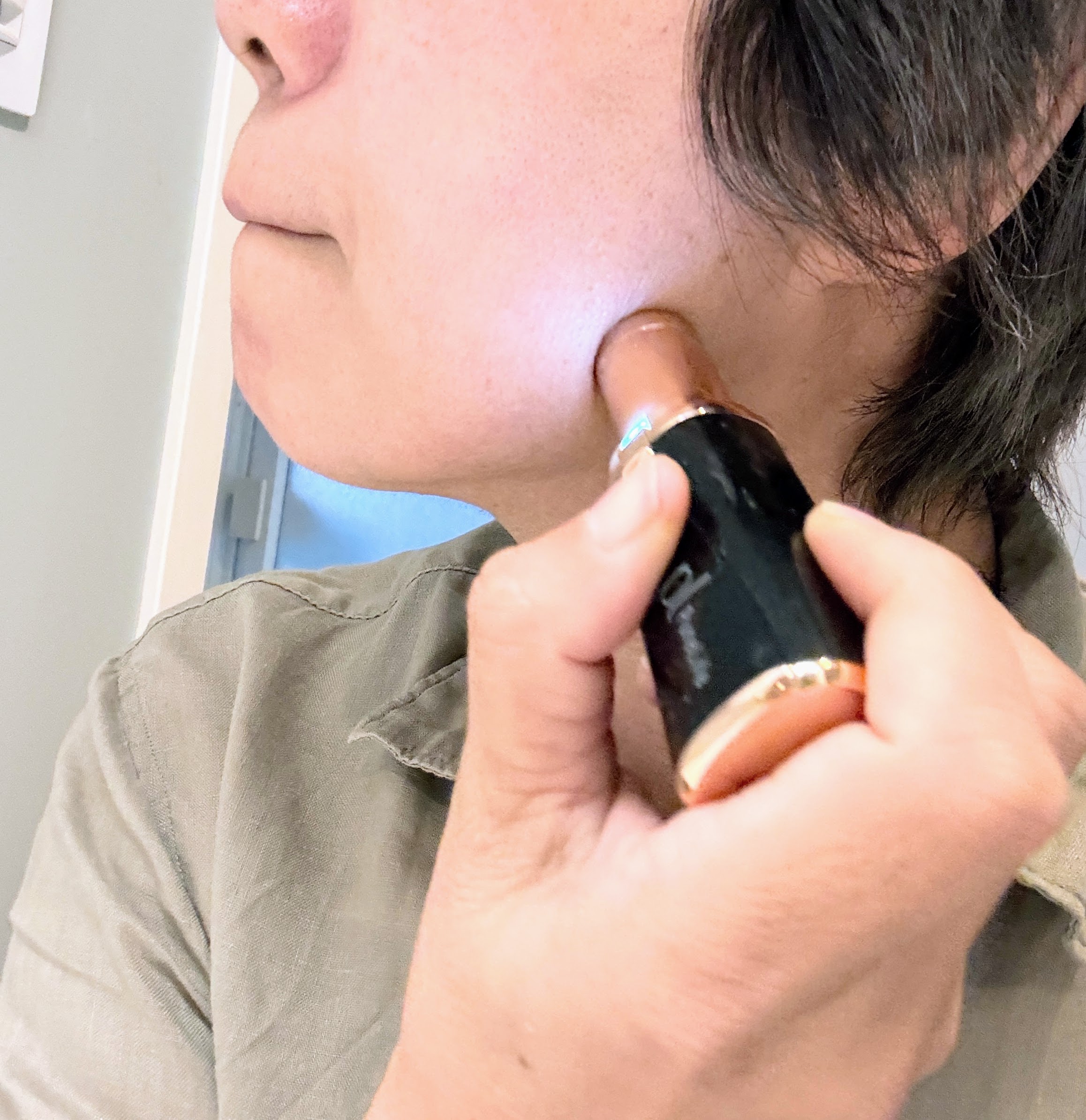 rinsimpl's tweet card. おはようございます、Rinです。 あの「女性用電気シェーバー」を使い始めて、気づけばもう5ヶ月が経ちました。 正直に言って、ここまで生活に馴染むとは思っていなかったかもしれません。最初は「老眼だしカミソリも怖くなってきたし…」という消極的な