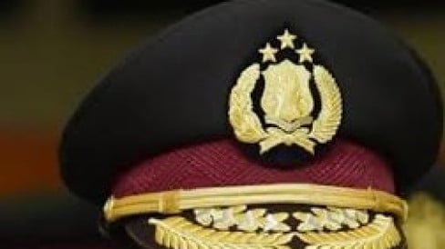 officialonenews's tweet card. Ketua Indonesia Police Watch (IPW), Sugeng Teguh Santoso, menilai putusan Mahkamah Konstitusi (MK) yang melarang anggota Polri aktif menduduki jabatan sipil akan memicu perubahan besar dalam struktur...