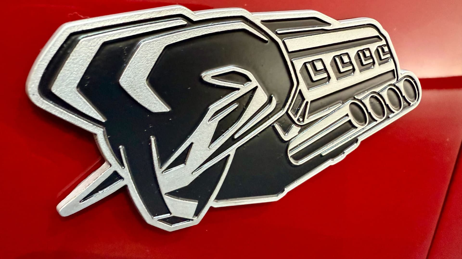 4WheelOnline's tweet card. Stellantis said it's resurrecting its well-known V-8 Hemi engine for its Ram 1500 full-size pickup trucks beginning this summer.