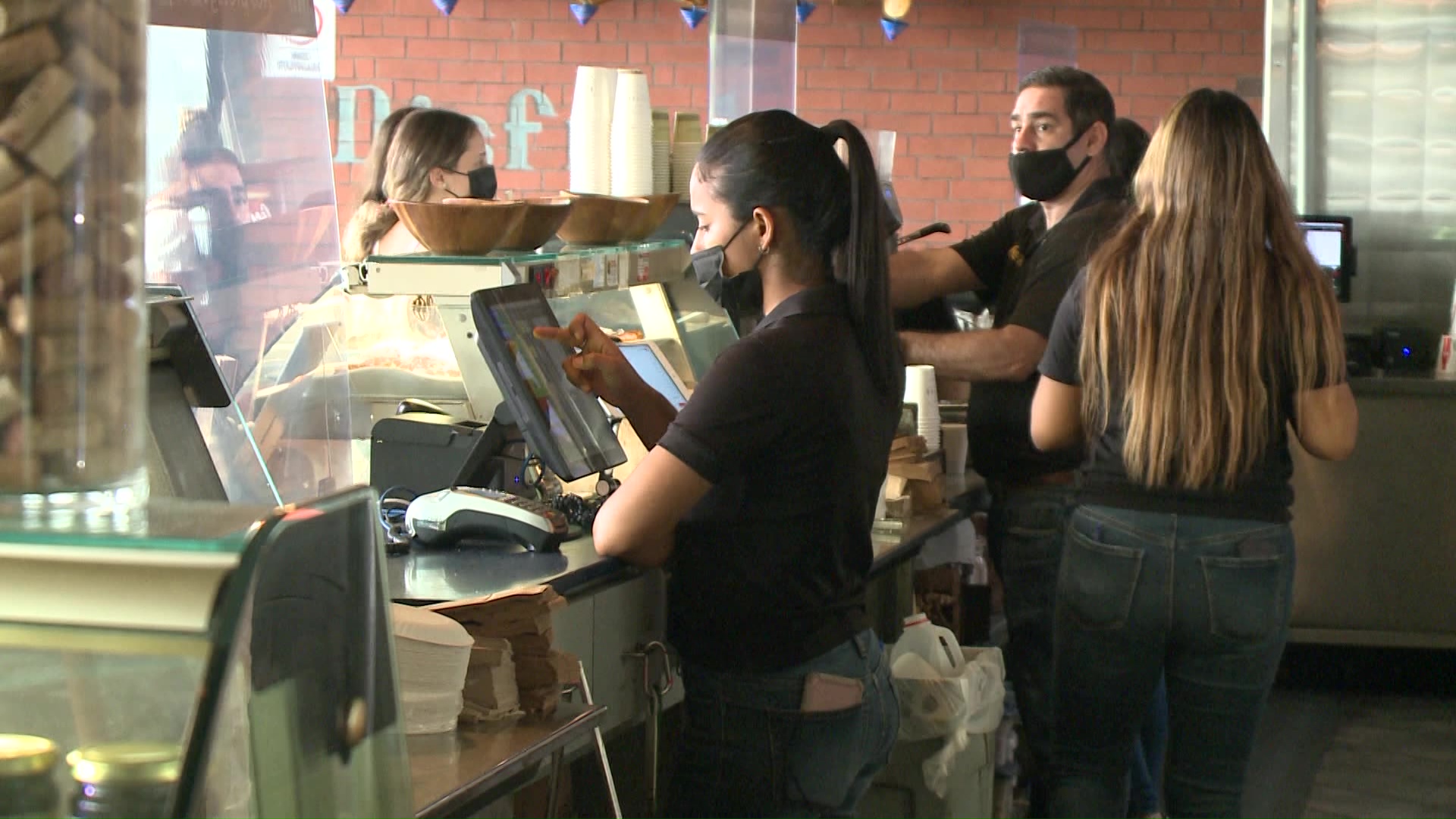 prsciencetrust1's tweet card. Foundation for Puerto Rico (FPR), Colmena66, la Administración de Pequeños Negocios de los Estados Unidos (SBA), el Departamento de Desarrollo Económico y