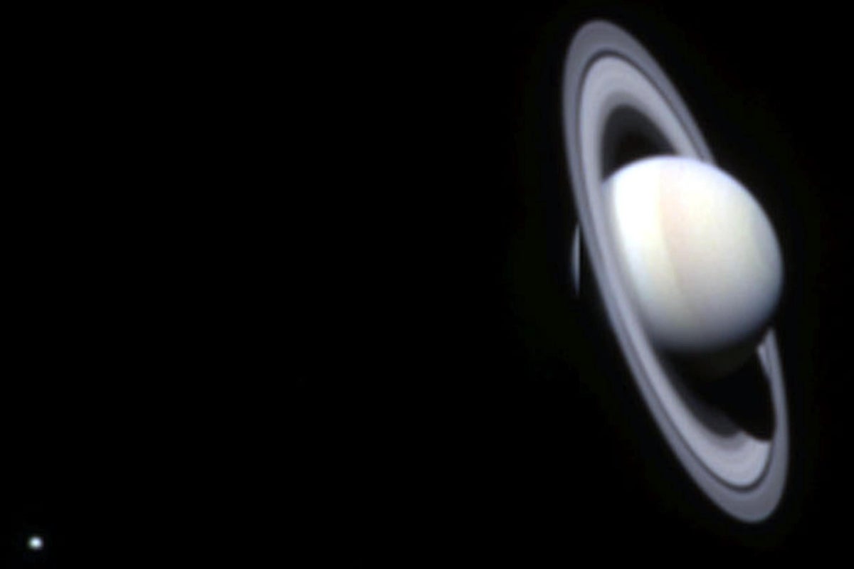 Addicting_Apps's tweet card. The Cassini spacecraft is headed to its death in Saturn's atmosphere.