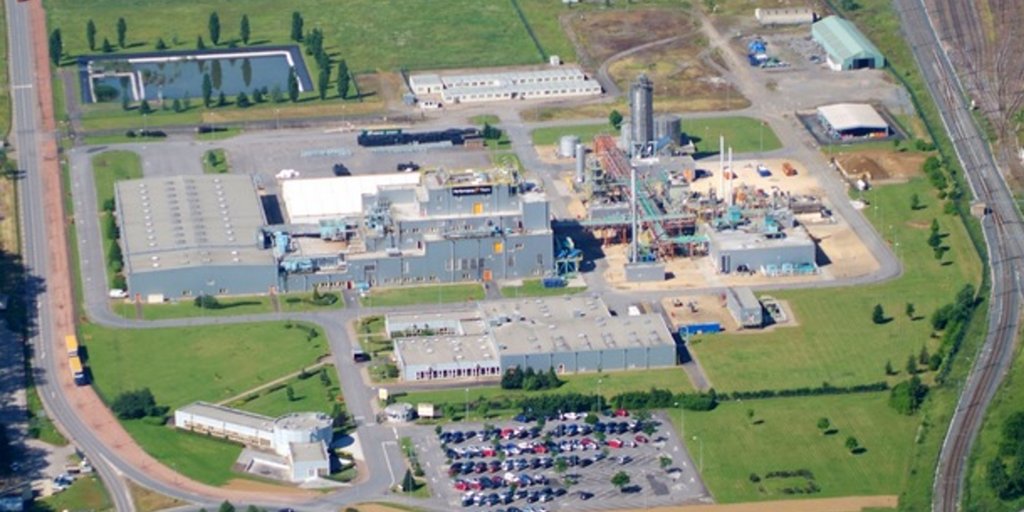 SustainPlastics's tweet card. De Smet Engineers & Contractors has been appointed with engineering, procurement, and construction services for the world’s first PET biorecycling plant