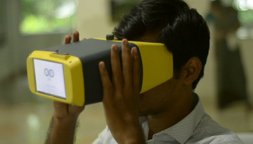 RaspberryES's tweet card. This Ophthalmoscope is hacked from a Raspberry Pi and 3D printed case. It uses machine learning to drive down to diagnoses retinal problems in India.