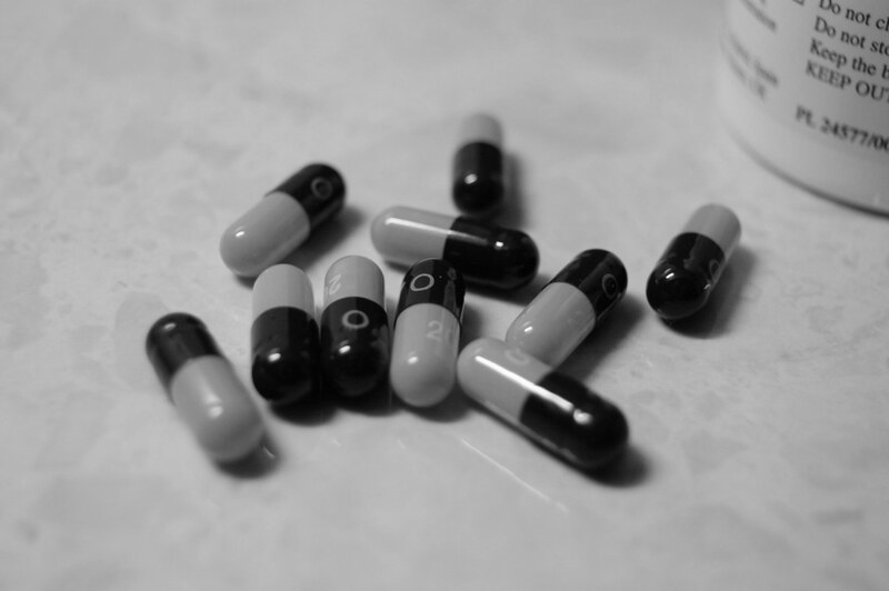 sysstra's tweet card. Explore the risks of long-term use of Proton-pump inhibitors (PPIs) like omeprazole, commonly prescribed for heartburn and stomach issues.