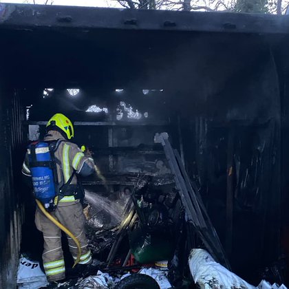 Tweet card summary image