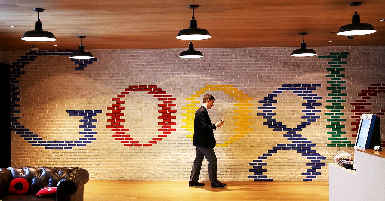 interviewer_io's tweet card. People tend to make snap judgments when they're interviewing job candidates. The problem is, these predictions from the first 10 seconds are useless.