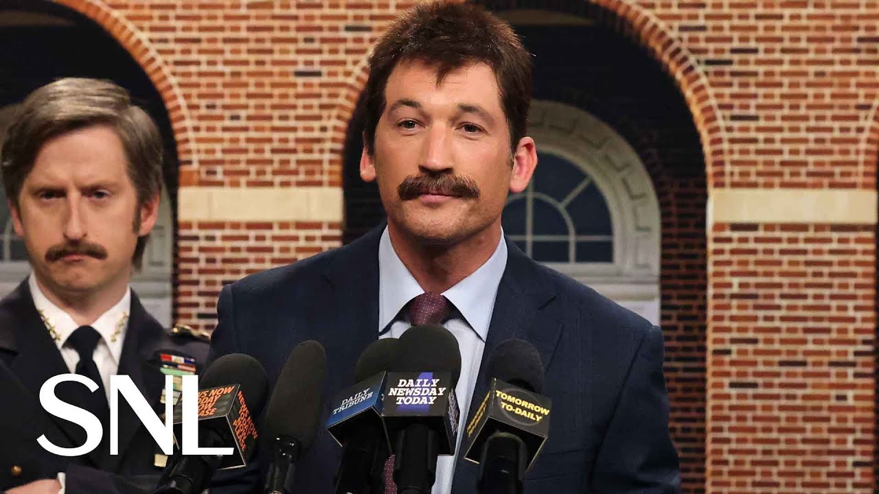 AU_GS_Walt's tweet card. Murder Press Briefing - SNL