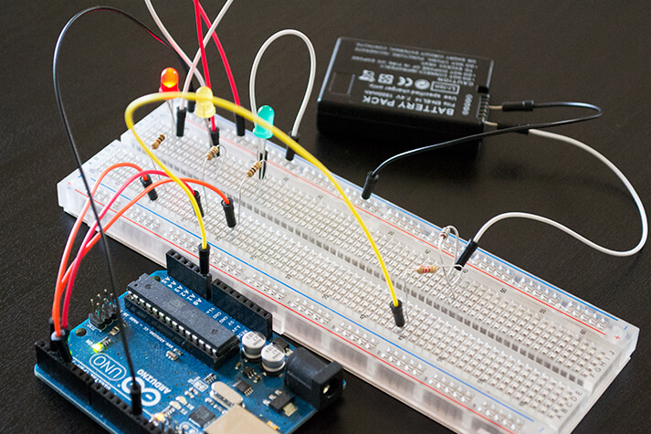 arduinomylifeup's tweet card. Learn how to build a basic battery tester with the Arduino.