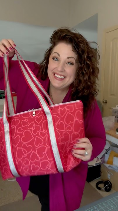 Julzzz_1111's tweet card. GIVEAWAY CLOSED! #sewing #sewtogether #sewfun #easysewing #learntosew