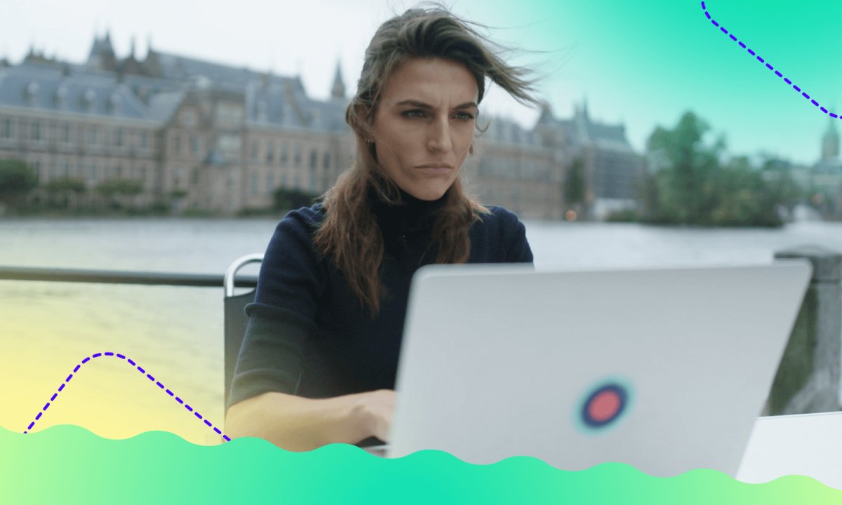 pointer_kroncrv's tweet card. ||Werkgevers maken zich zorgen over het steeds grotere beroep dat wordt gedaan op personeel om naast werk ook voor naasten te zorgen. Driekwart van de werkgevers vindt dat zij nu opdraaien voor taken...