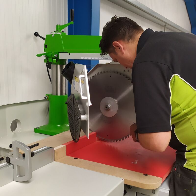 AdvancedMachine's tweet card. When you get a Wadkin Bursgreen Machine, you can collect it or we can organise a delivery & installation for your peace of mind🤗 We send the closest regional engineer to install the machine,...