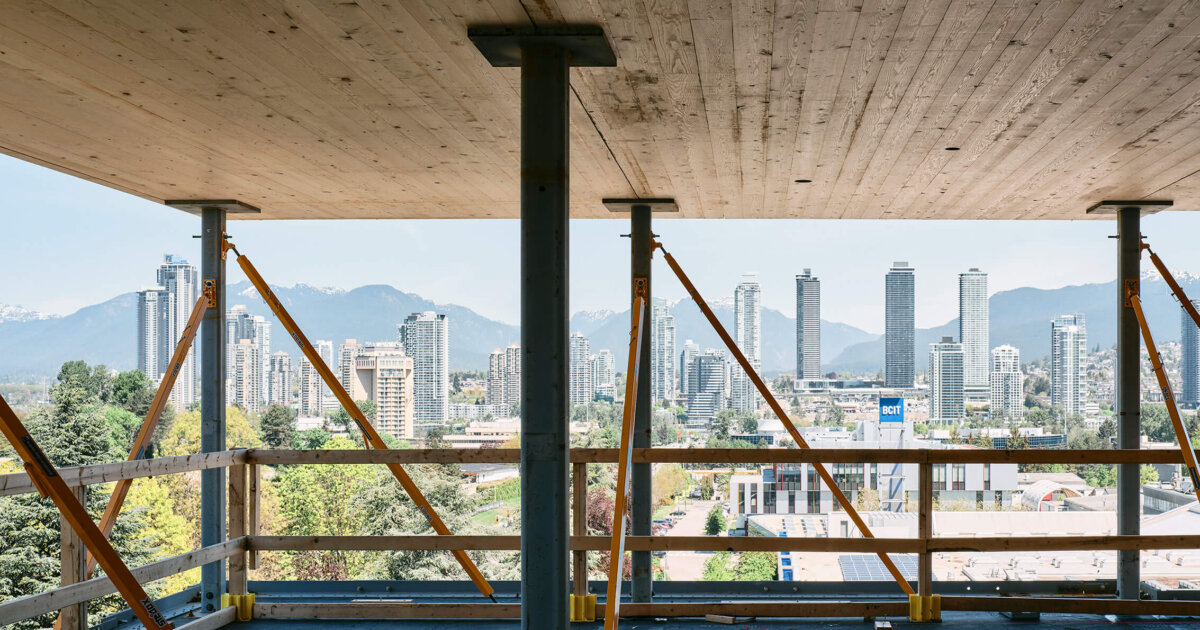 workbenchbuilt's tweet card. See how the skillful and creative use of prefabricated elements like structural timber, cladding, and even entire rooms resulted in more beautiful, efficient, and sustainable buildings.