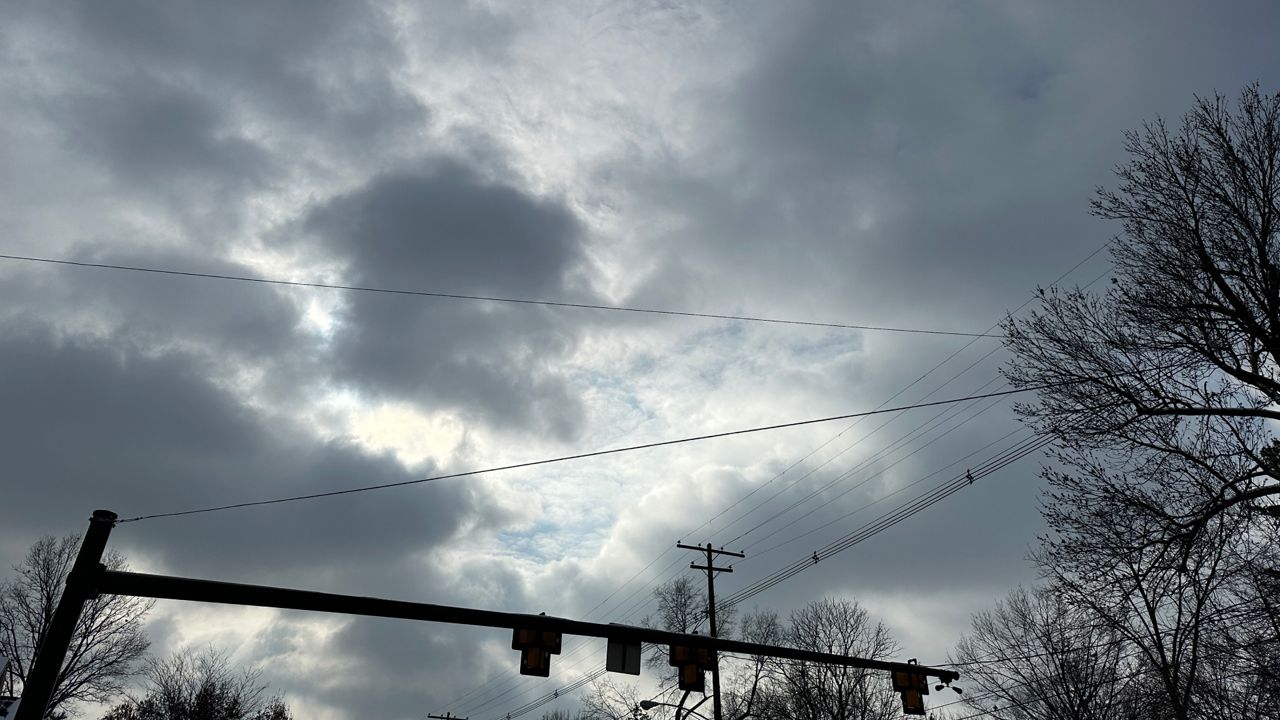 SPECNews1ROC's tweet card. Temperatures will start out in the 30s for Friday morning.