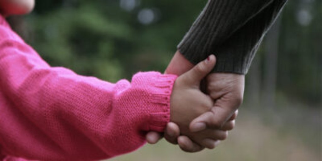 zatoichiDiezY7's tweet card. Expansion of the Central American Minors (CAM) Program will allow children from El Salvador, Honduras, and Guatemala to reunite with parents in the U.S.