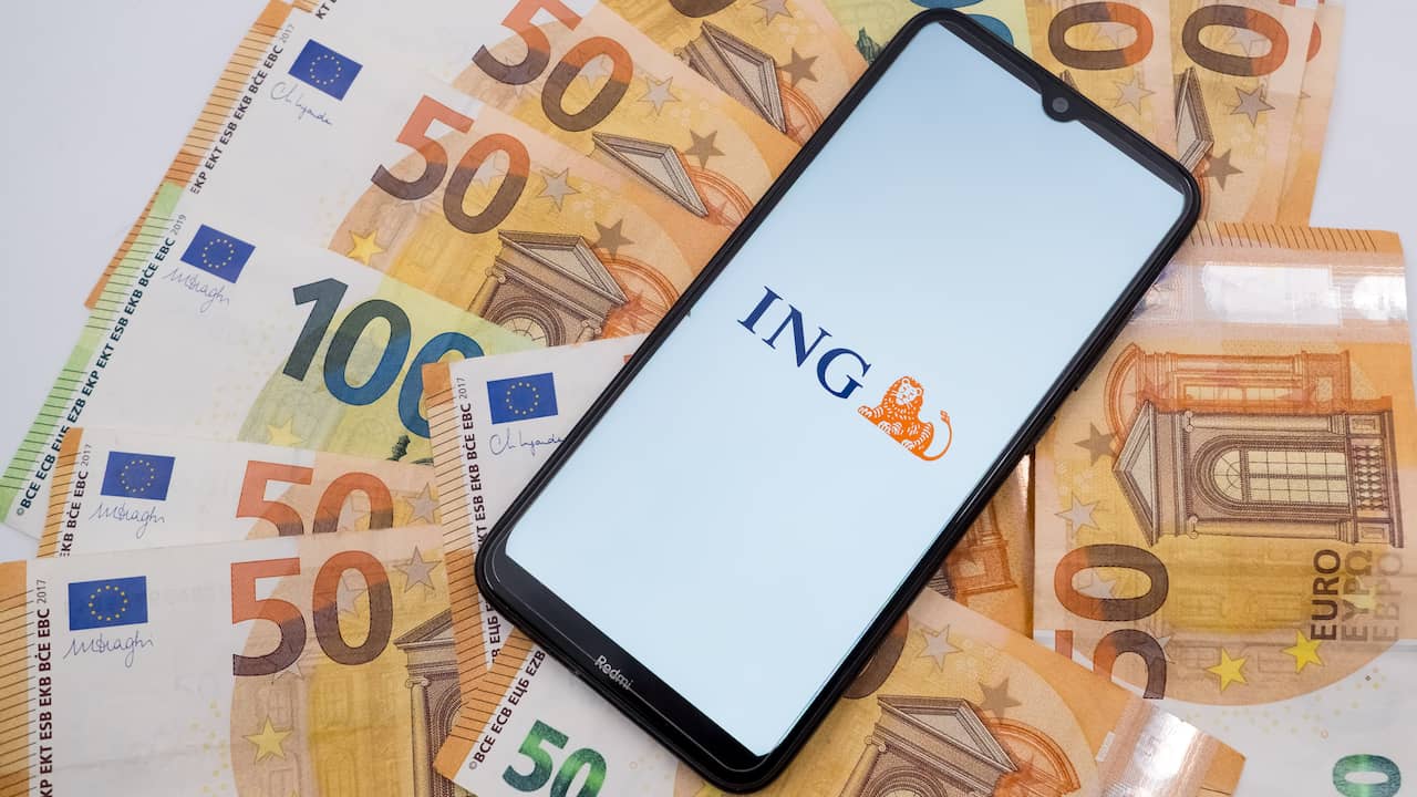 sailingdevloper's tweet card. ING stopt met het maandelijks uitkeren van spaarrente. Voortaan gebeurt dat weer één keer per jaar, zoals in het verleden gebruikelijk was. Dat beleid veranderde in 2020, toen de rente voor spaarders...