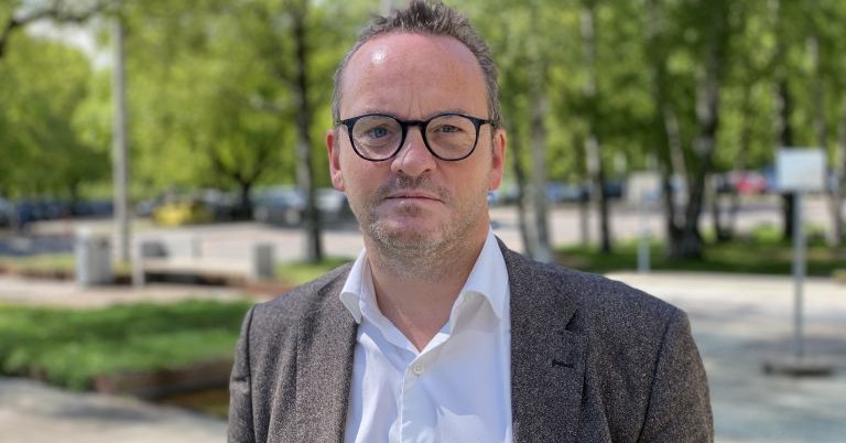 Tweet card summary image