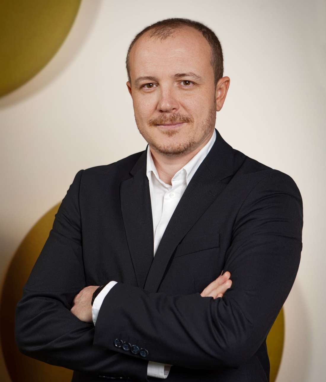 Advertising4URO's tweet card. Sectorul construcțiilor din România reprezintă aproape 8% din PIB în ultimele patru trimestre - cea mai mare pondere din întreaga Uniune Europeană, arată datele Eurostat analizate de Colliers....